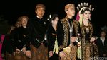 Membandingkan Momen Resepsi Nikah Gibran dan Kahiyang