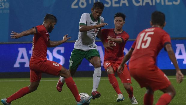 Zulfiandi pernah memperkuat Timnas Indonesia di SEA Games 2015.