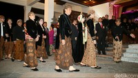 Ini momen Didit saat resepsi pernikahan Gibran dan Selvi di Solo. Jenazah Didit akan dibawa ke Jalan Kutai Tengah, Sumber, Banjarsari, Solo. (Foto: Agung Pambudhy)