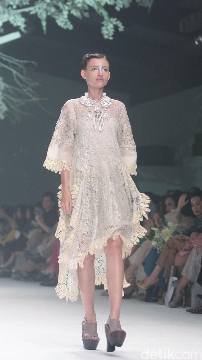 Biyan Wanaatmadja Dream Womens Wear, Spring Summer 2016. at Ballroom Hotel Dharmawangsa. Jakarta. 11/06/2015. [Foto: Mohammad Abduh/Wolipop]