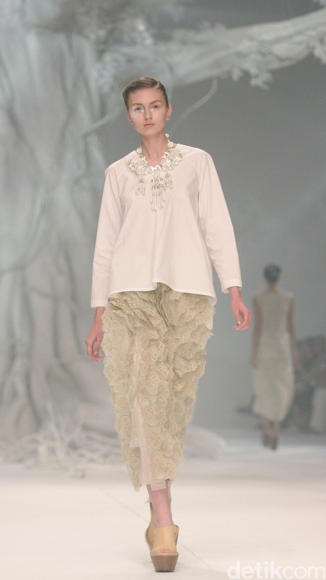 Biyan Wanaatmadja Dream Womens Wear, Spring Summer 2016. at Ballroom Hotel Dharmawangsa. Jakarta. 11/06/2015. [Foto: Mohammad Abduh/Wolipop]