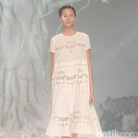 Biyan Wanaatmadja Dream Womens Wear, Spring Summer 2016. at Ballroom Hotel Dharmawangsa. Jakarta. 11/06/2015. [Foto: Mohammad Abduh/Wolipop]