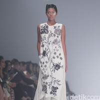 Biyan Wanaatmadja Dream Womens Wear, Spring Summer 2016. at Ballroom Hotel Dharmawangsa. Jakarta. 11/06/2015. [Foto: Mohammad Abduh/Wolipop]