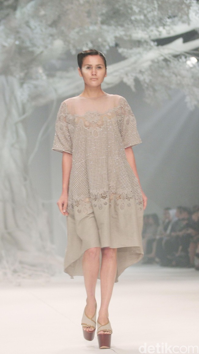 Biyan Wanaatmadja Dream Womens Wear, Spring Summer 2016. at Ballroom Hotel Dharmawangsa. Jakarta. 11/06/2015. [Foto: Mohammad Abduh/Wolipop]