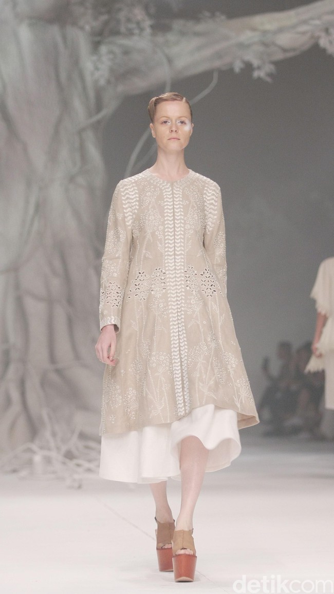 Biyan Wanaatmadja Dream Womens Wear, Spring Summer 2016. at Ballroom Hotel Dharmawangsa. Jakarta. 11/06/2015. [Foto: Mohammad Abduh/Wolipop]