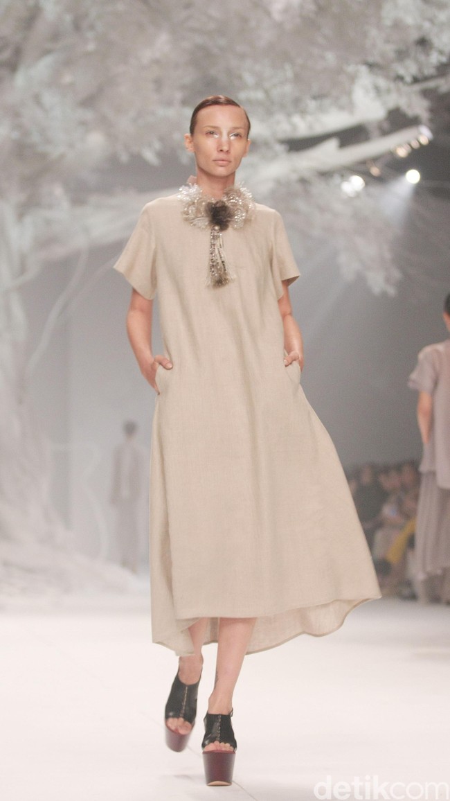 Biyan Wanaatmadja Dream Womens Wear, Spring Summer 2016. at Ballroom Hotel Dharmawangsa. Jakarta. 11/06/2015. [Foto: Mohammad Abduh/Wolipop]