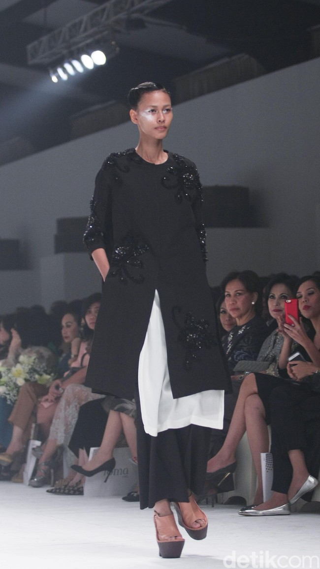 Biyan Wanaatmadja Dream Womens Wear, Spring Summer 2016. at Ballroom Hotel Dharmawangsa. Jakarta. 11/06/2015. [Foto: Mohammad Abduh/Wolipop]