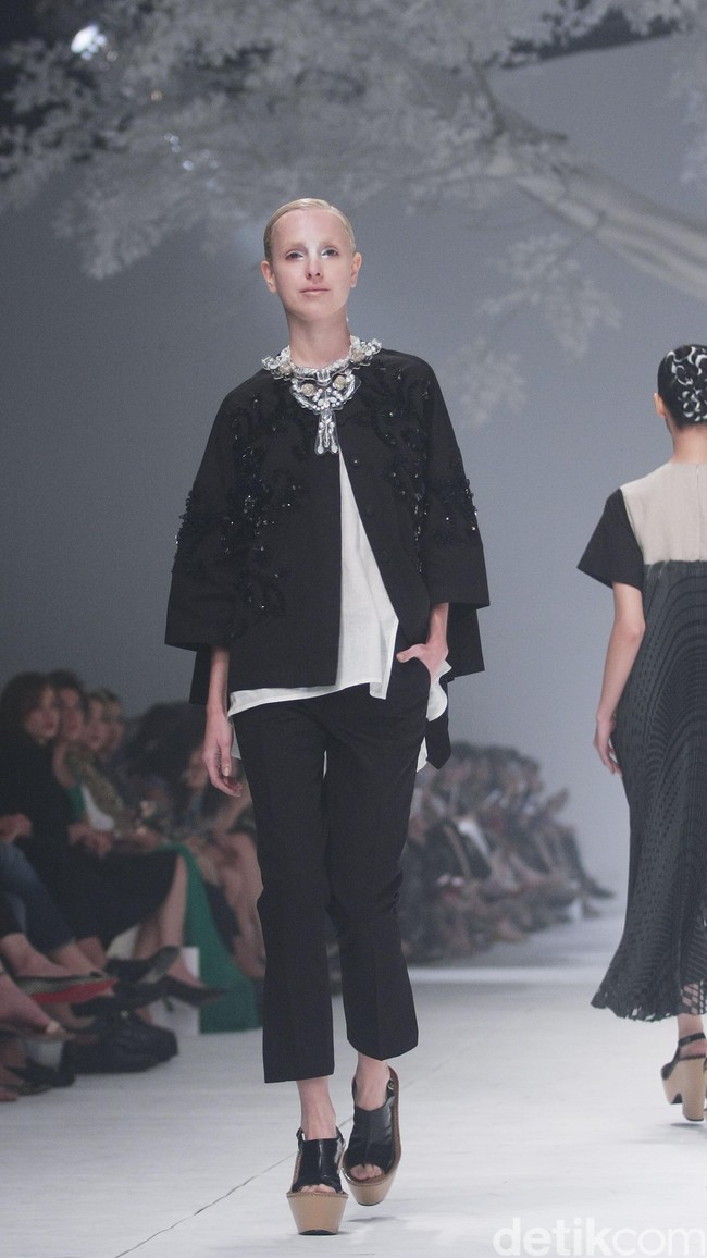 Biyan Wanaatmadja Dream Womens Wear, Spring Summer 2016. at Ballroom Hotel Dharmawangsa. Jakarta. 11/06/2015. [Foto: Mohammad Abduh/Wolipop]