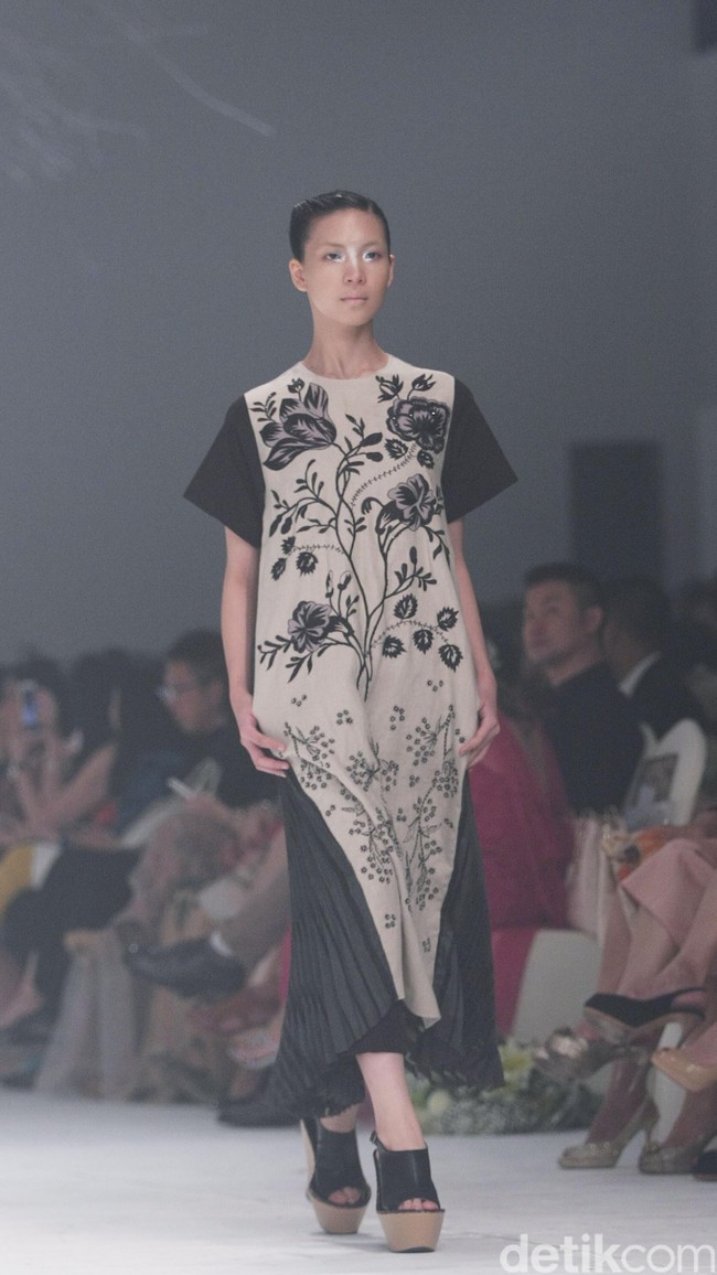 Biyan Wanaatmadja Dream Womens Wear, Spring Summer 2016. at Ballroom Hotel Dharmawangsa. Jakarta. 11/06/2015. [Foto: Mohammad Abduh/Wolipop]