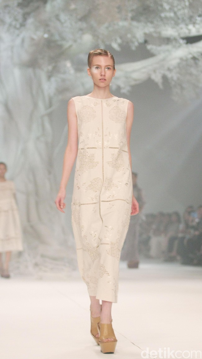 Biyan Wanaatmadja Dream Womens Wear, Spring Summer 2016. at Ballroom Hotel Dharmawangsa. Jakarta. 11/06/2015. [Foto: Mohammad Abduh/Wolipop]