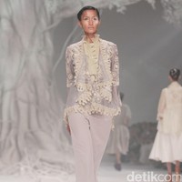 Biyan Wanaatmadja Dream Womens Wear, Spring Summer 2016. at Ballroom Hotel Dharmawangsa. Jakarta. 11/06/2015. [Foto: Mohammad Abduh/Wolipop]