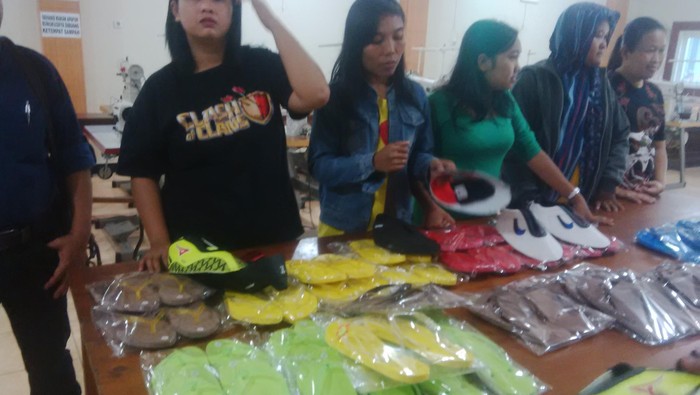 Denyut Dolly setelah Ditutup, antara Sepatu dan Sandal Jepit