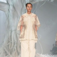 Biyan Wanaatmadja Dream Womens Wear, Spring Summer 2016. at Ballroom Hotel Dharmawangsa. Jakarta. 11/06/2015. [Foto: Mohammad Abduh/Wolipop]
