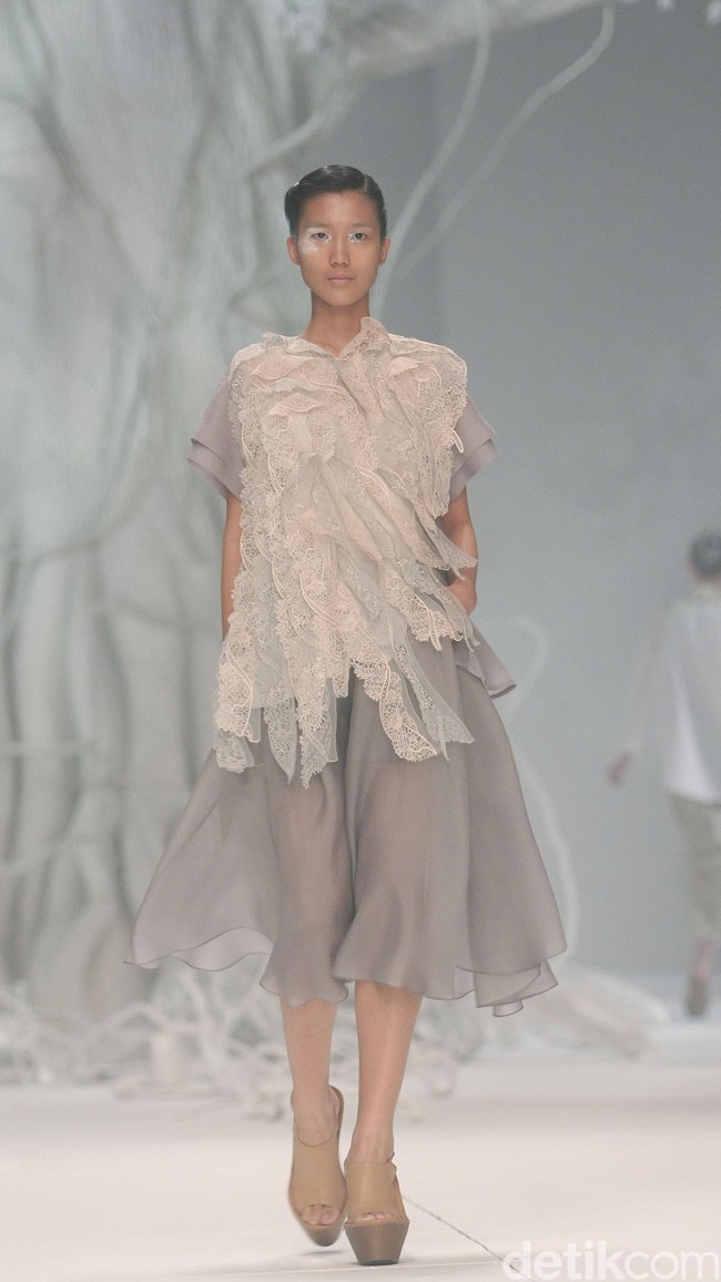 Biyan Wanaatmadja Dream Womens Wear, Spring Summer 2016. at Ballroom Hotel Dharmawangsa. Jakarta. 11/06/2015. [Foto: Mohammad Abduh/Wolipop]