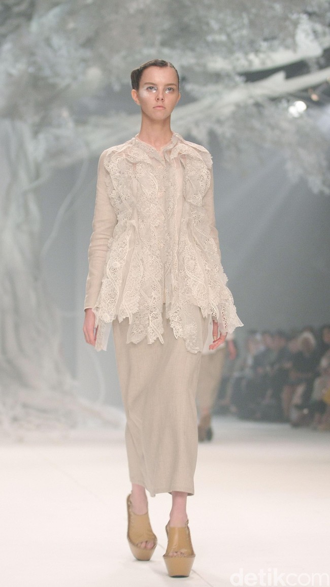 Biyan Wanaatmadja Dream Womens Wear, Spring Summer 2016. at Ballroom Hotel Dharmawangsa. Jakarta. 11/06/2015. [Foto: Mohammad Abduh/Wolipop]