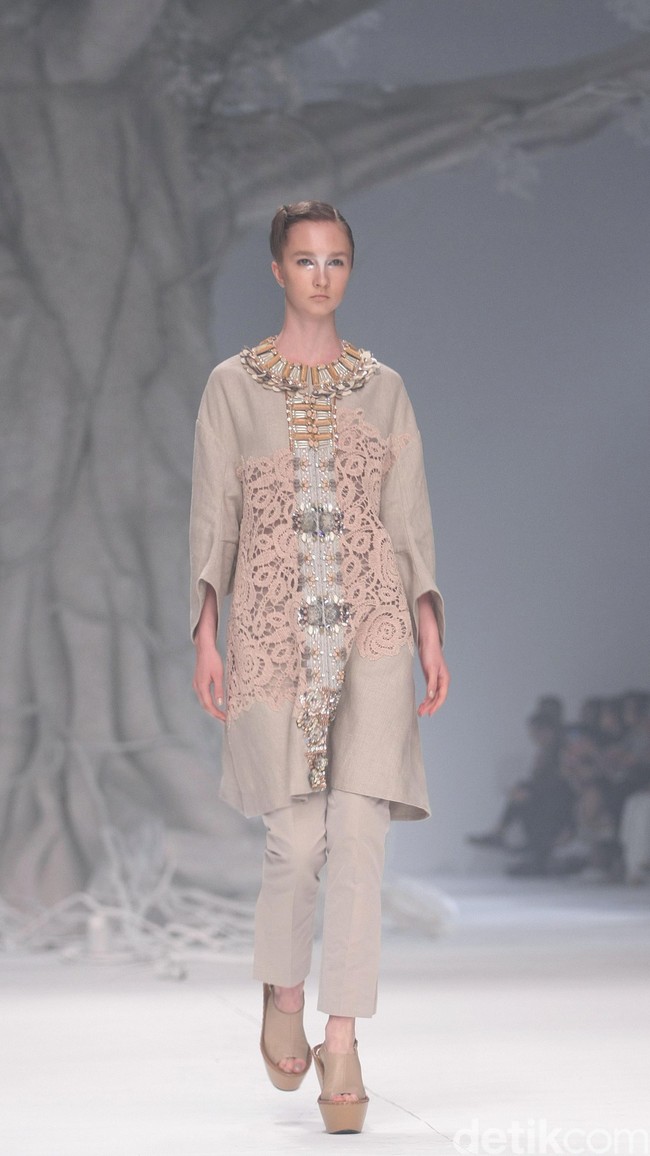 Biyan Wanaatmadja Dream Womens Wear, Spring Summer 2016. at Ballroom Hotel Dharmawangsa. Jakarta. 11/06/2015. [Foto: Mohammad Abduh/Wolipop]