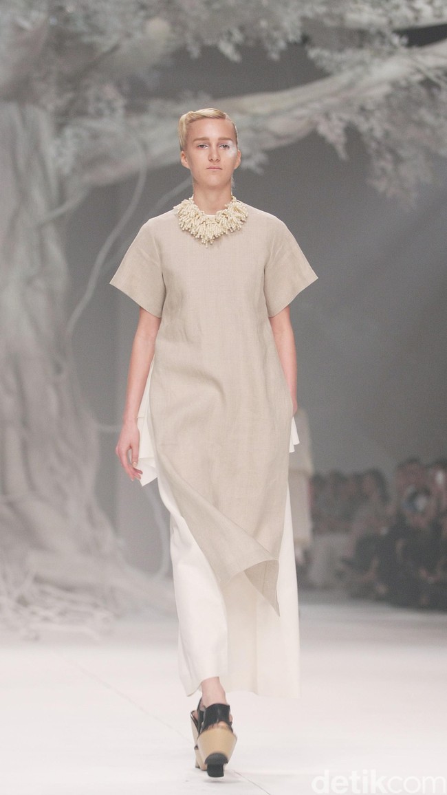 Biyan Wanaatmadja Dream Womens Wear, Spring Summer 2016. at Ballroom Hotel Dharmawangsa. Jakarta. 11/06/2015. [Foto: Mohammad Abduh/Wolipop]