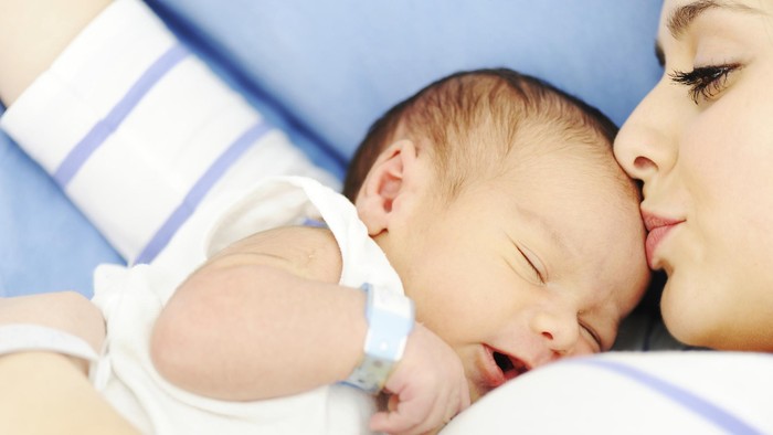 Lima kali Keguguran, Elliot Akhirnya Bisa Punya Anak Setelah Dihipnotis