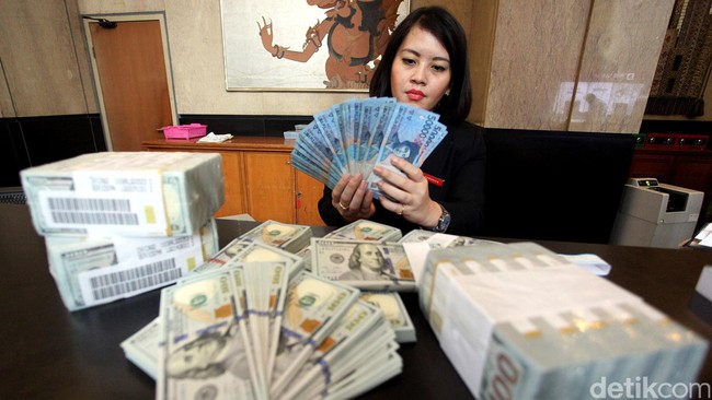 Waspada, Dolar AS Makin Dekati Posisi Krismon 1998