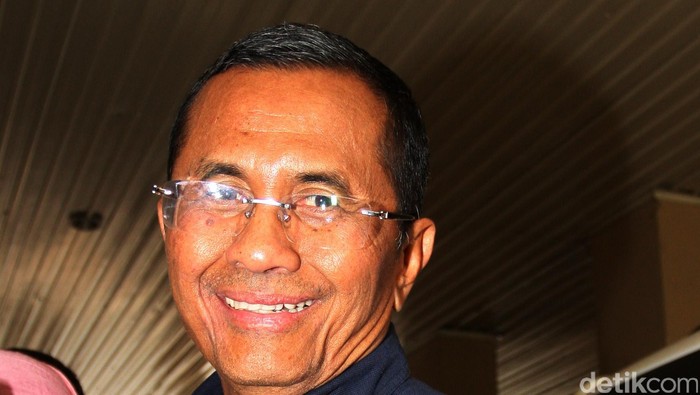 Mantan Dirut PLN yang juga mantan Menteri BUMN, Dahlan Iskan. Dahlan diperiksa sebagai tersangka kasus dugaan korupsi pembangunan 21 gardu listrik di Jawa, Bali, dan Nusa Tenggara pada 2011-2013. Lamhot Aritonang/detikcom.