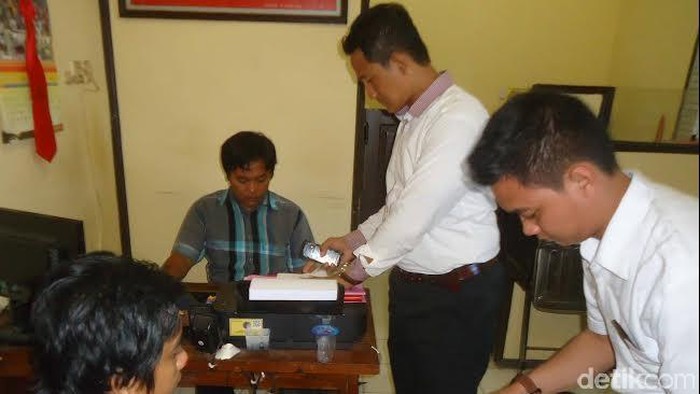 Gerebek Pasar di Situbondo, Polisi Sita Ratusan Keping VCD Bajakan