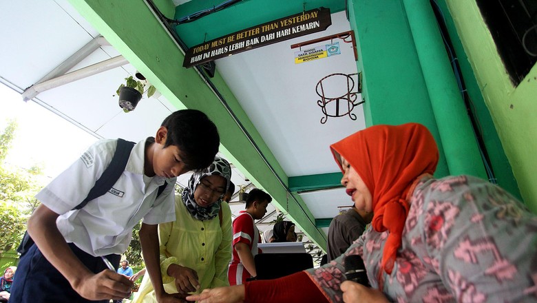 Disdik Jabar Siapkan Dua Jalur PPDB SMA/SMK Tahun Ini Disdik Jabar Siapkan Dua Jalur PPDB SMA/SMK Tahun Ini
