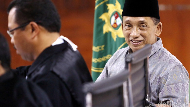 Rumah dan Tanah Koruptor Fuad Amin Laku Dilelang Rp 9 M Rumah dan Tanah Koruptor Fuad Amin Laku Dilelang Rp 9 M