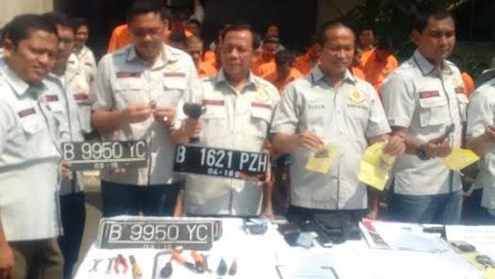 Komplotan Perampok Nasabah Bank Modus Ban Gembos Ditangkap Polisi