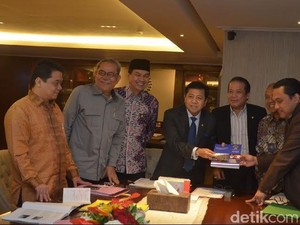 DPR-BPK Saat Reses, NasDem Curiga Ada Skenario Pilkada Ditunda