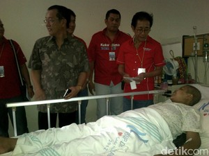 Semangati Penderita Kanker Serviks, Aktor Donny Kesuma Cerita soal Ria Irawan