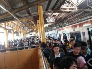 PT KAI: Bakar Sampah Kena Kabel FO Jadi Penyebab Sinyal KRL Kacau