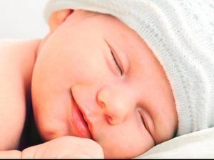 Tentang Tidur Seranjang dengan Bayi, Pro atau Kontra, Bun?