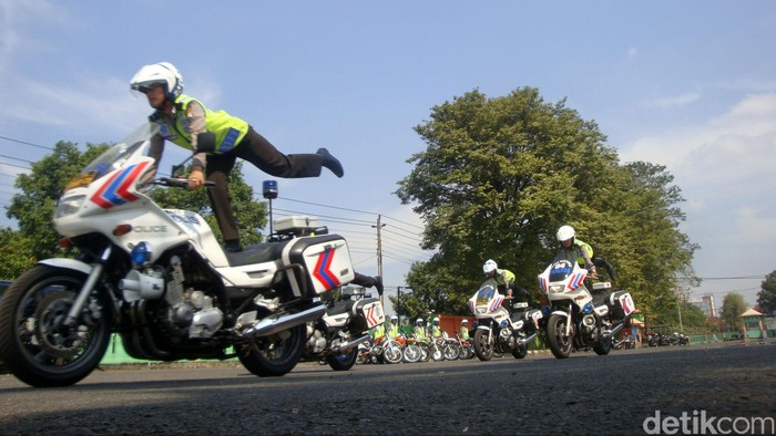 Mengintip Srikandi Satlantas Polres Banyumas Latihan Mengendarai Moge dan Motor Trail
