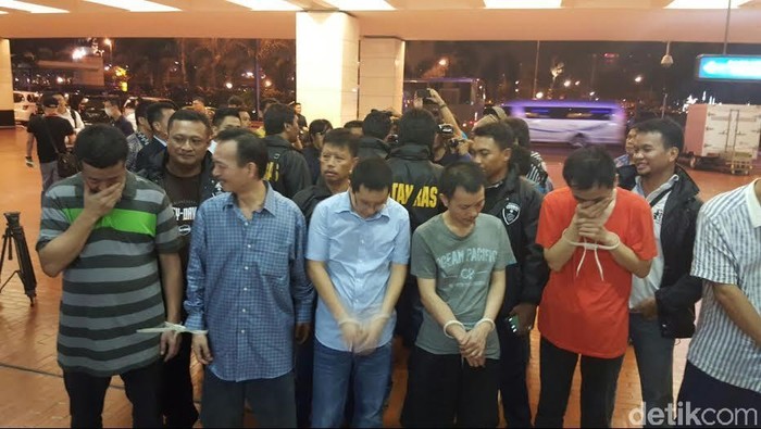 6 Buronan Kepolisian Tiongkok Dideportasi