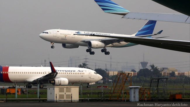 Heboh Imbauan Dilarang Foto di Pesawat Garuda