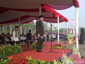 Resmikan 20 Bus Scania untuk TransJ, Ahok Tak Henti Berterima Kasih