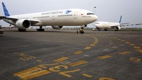 Maskapai nasional Garuda Indonesia menggunakan pesawat dua jenis Boeing yaitu Boeing 737-800 NG dan Boeing 777-300 ER (dok. Rachman Haryanto)