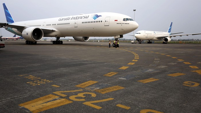 PT Garuda Indonesia Tbk (GIAA) datangkan pesawat Boeing 777-300ER untuk melayani penerbangan haji mulai Agustus 2015. Hari ini maskapai pelat merah itu menerima B777-300ER ketujuhnya di Hanggar 2 Garuda Maintenance Facilities (GMF), kawasan Bandara Internasional Soekarno-Hatta, Cengkareng. Rachman Haryanto/detikcom.