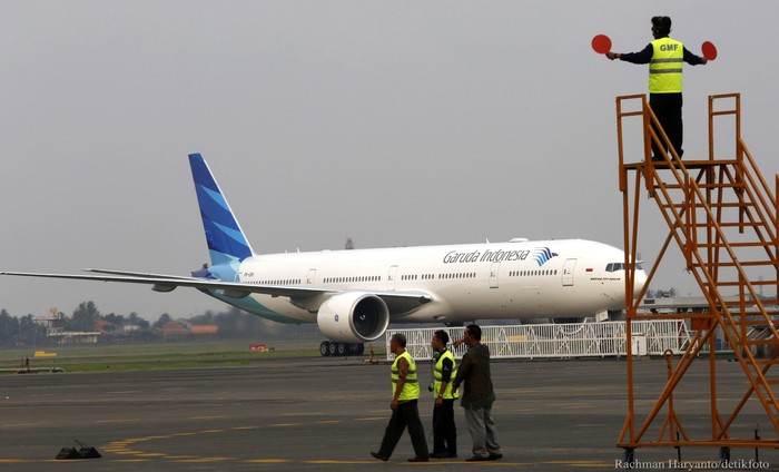 PT Garuda Indonesia Tbk (GIAA) datangkan pesawat Boeing 777-300ER untuk melayani penerbangan haji mulai Agustus 2015. Hari ini maskapai pelat merah itu menerima B777-300ER ketujuhnya di Hanggar 2 Garuda Maintenance Facilities (GMF), kawasan Bandara Internasional Soekarno-Hatta, Cengkareng. Rachman Haryanto/detikcom.