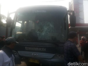 5 Orang Terluka, Sopir Bus TransJ Rem Blong Diamankan ke Unit Laka Lantas