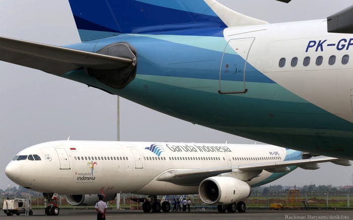PT Garuda Indonesia Tbk (GIAA) datangkan pesawat Boeing 777-300ER untuk melayani penerbangan haji mulai Agustus 2015. Hari ini maskapai pelat merah itu menerima B777-300ER ketujuhnya di Hanggar 2 Garuda Maintenance Facilities (GMF), kawasan Bandara Internasional Soekarno-Hatta, Cengkareng. Rachman Haryanto/detikcom.