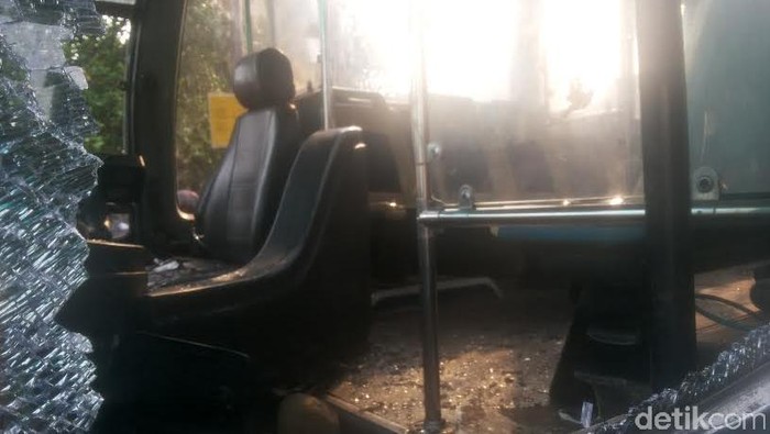 Sopir Bus TransJ yang Tabrak 11 Kendaraan Baru Kerja 2 Hari