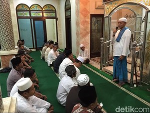 Lewat Ceramah Subuh, Kapolda Kalbar Ajak Warga Taat Berlalulintas dan Rukun