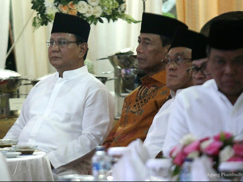 Wiranto Mau Tanya Prabowo soal Massa di MK, BPN: Komunikasi Teman Lama Wiranto Mau Tanya Prabowo soal Massa di MK, BPN: Komunikasi Teman Lama
