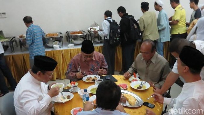 Sering Bantu Amankan Kantor DPP, Golkar Kubu Agung Ajak Warga Bukber