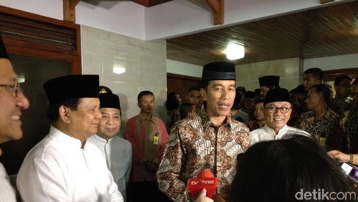 Didampingi Prabowo dan Elite KMP, Jokowi Bicara Soal Evaluasi Kabinet
