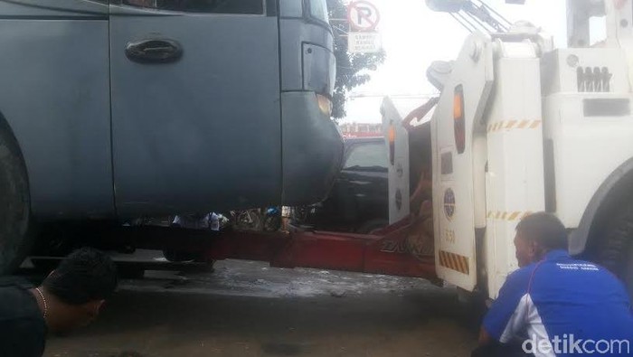 PT JTM: Bus TransJ yang Kecelakaan di Mampang Sudah Tua Tapi Terawat