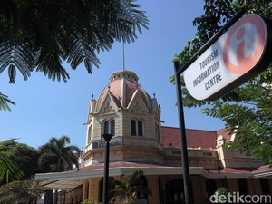 Impian Risma soal Pariwisata: Hidupkan Gedung Kuno, Trem, dan Sungai