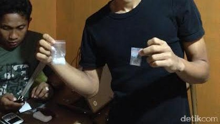 Pengedar Narkoba Terjaring dalam Razia Polsek Makassar