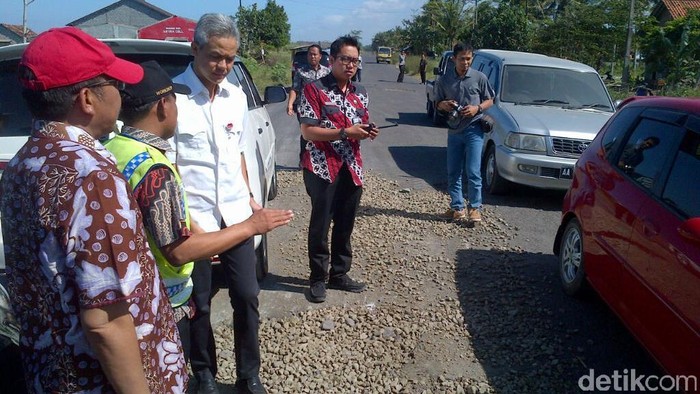 Gubernur Ganjar Marah Jalur Selatan Jateng Masih Rusak